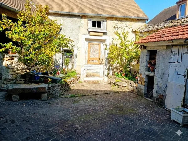 Houdan 3 mn maison ancienne à rénover 