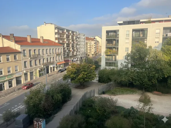 Villeurbanne - T3 lumineux avec loggia et garage - Idéal pri 