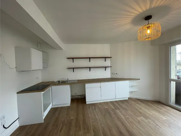LIBOURNE APPT T2 ENTIEREMENT RENOVE 