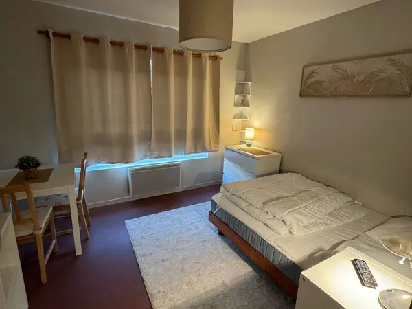 Studio 1 pièce 20 m² 