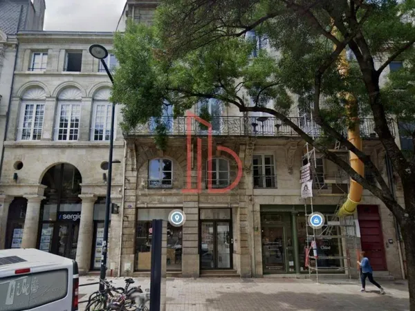 Bureaux 300 m² 