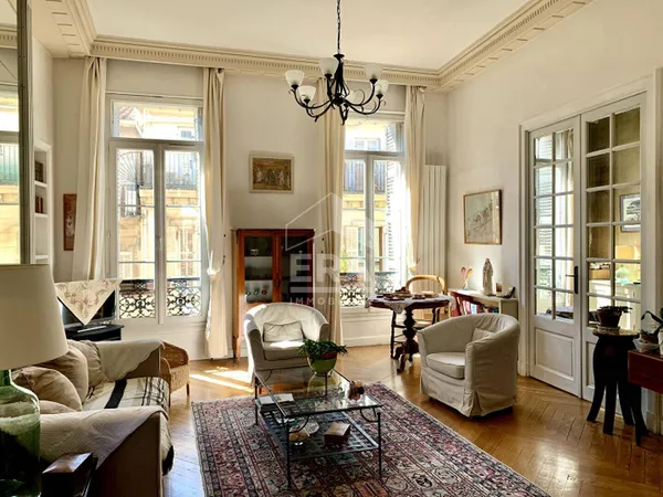 Appartement 5 pièces 155 m² 