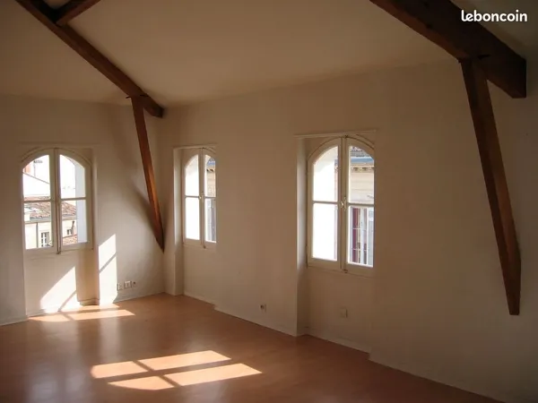 Appartement à louer 70 m2 Bordeaux Centre 