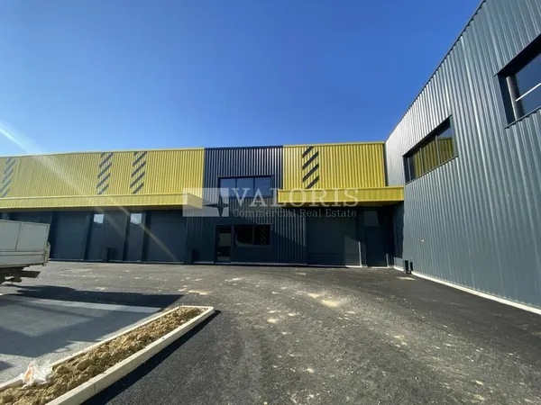 Local industriel 540 m² 