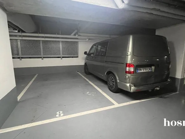 Parking 13 m² 