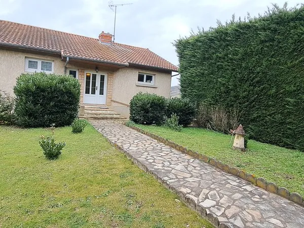 Maison individuelle - 6 pièces - 4 chambres - 130 m² habitables 