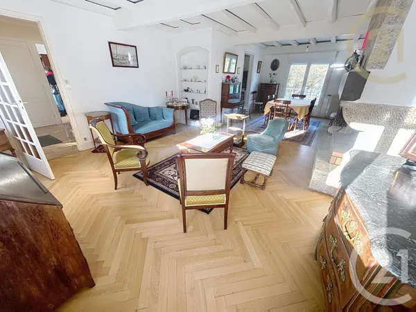 Maison 10 pièces 169 m² 