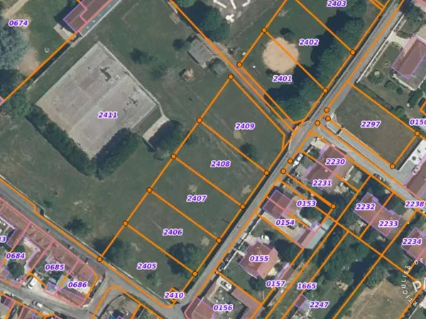Terrain 600 m² 