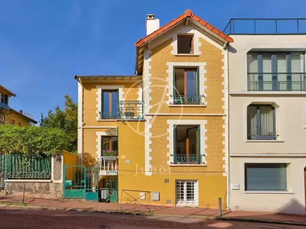 Maison de ville 6 pièces 117 m² 