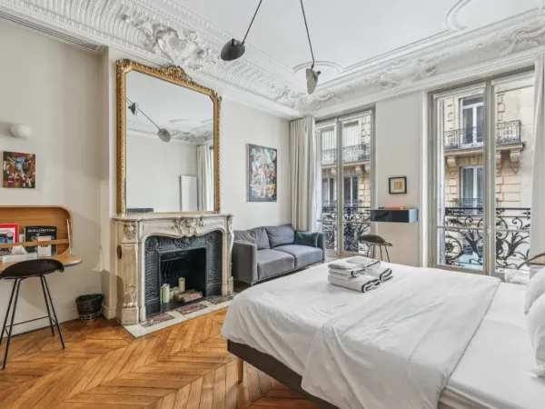 Pied à terre Montaigne 