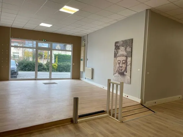 Local 712 m² 