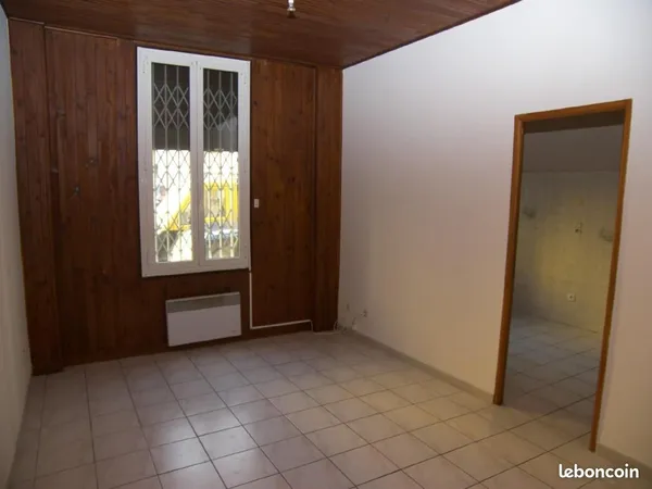 Studio 1 pièce 27 m² 