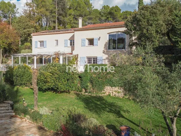 Maison 7 pièces 263 m² 