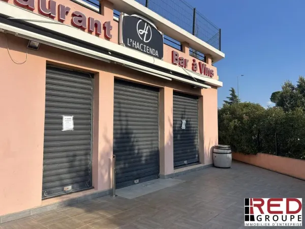 LOCAL COMMERCIAL RESTAURANT 