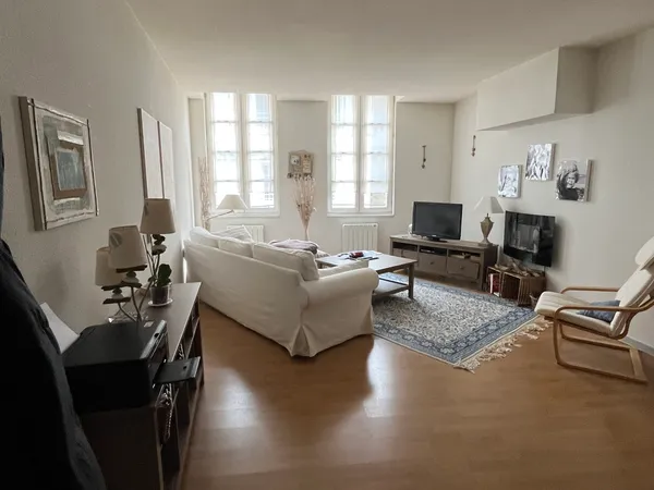 Loue appartement 74m² 