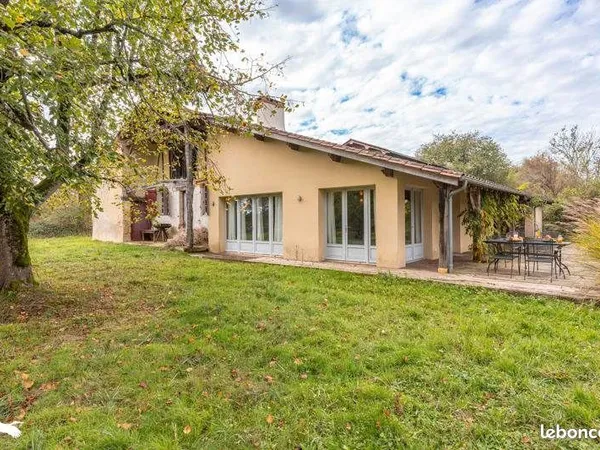 Maison 7 pièces 320 m² 