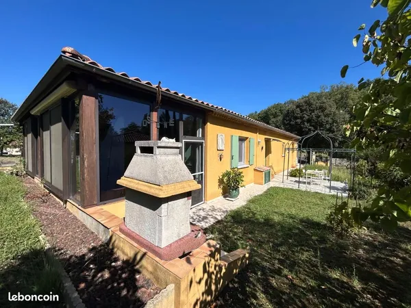 Sud Ardèche : Plain-pied 116m² -terrain 820 m2 Piscine - 10 min à pied Salavas ( dept 07) 
