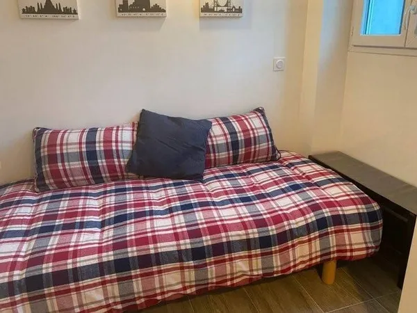 Studio 1 pièce 14 m² 