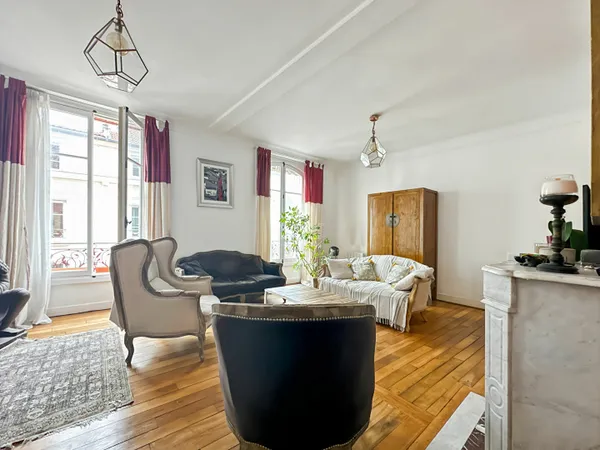 Versailles Saint-Louis Appartement 3 pièces d'environ 61 m² situé au 2ème étage avec chambre de 