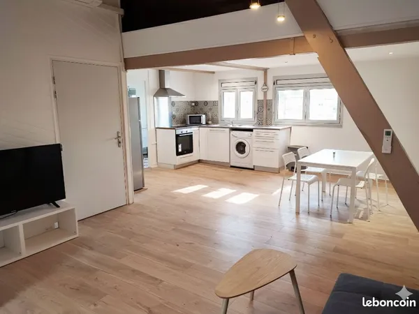 💎 Coup de Coeur : T2 d'Exception sous les Toits - 72 m² - Hyper Centre Agen 