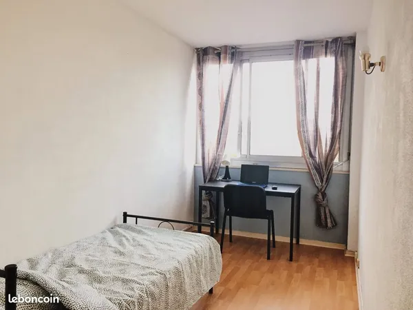 Chambre meublée 450 métro Memoz Pinel 
