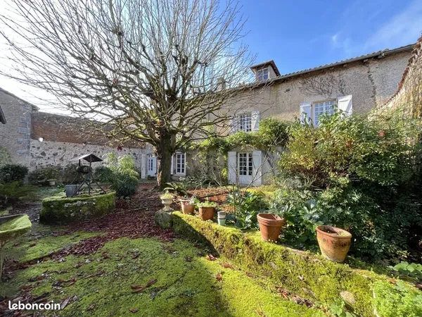 Maison de village 15 pièces 163 m² 