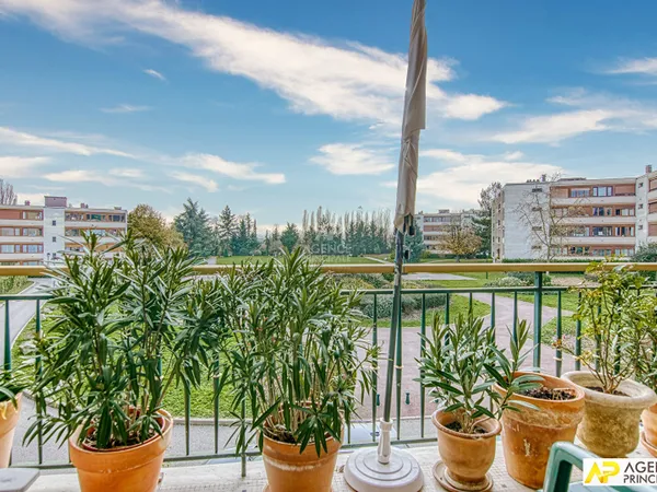 Noisy Le Roi 'La Gaillarderie' - Appartement 4 pièces 107 m² avec balcon situé au 1er étage avec 