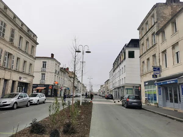 Local Commercial Rochefort centre 55 m² 