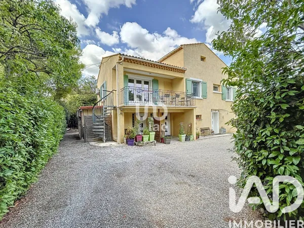 Maison 9 pièces 254 m² 