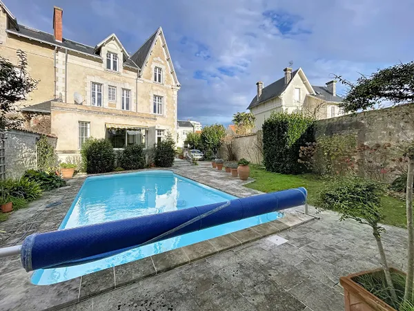Maison 8 pièces 219 m² 