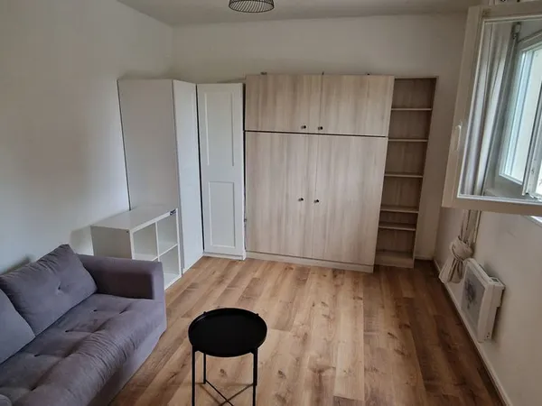 Studio 1 pièce 23 m² 