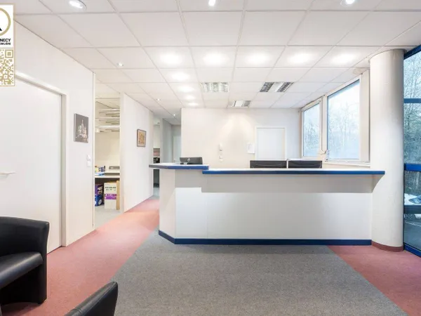 Bureaux 158 m² 