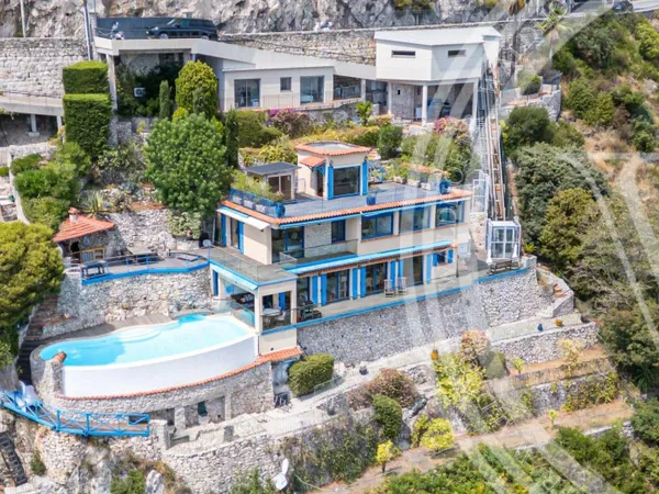 Villa à Eze avec splendide vue mer 