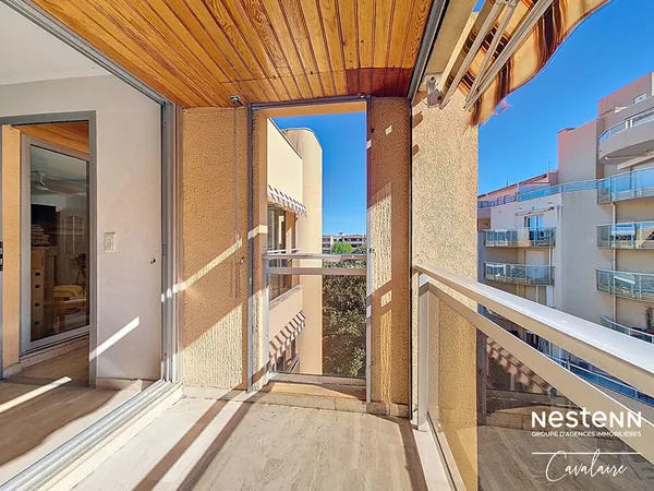Dernier étage pour cet appartement au centre ville de Cavalaire-sur-Mer 4 pièces environ 100 m² 
