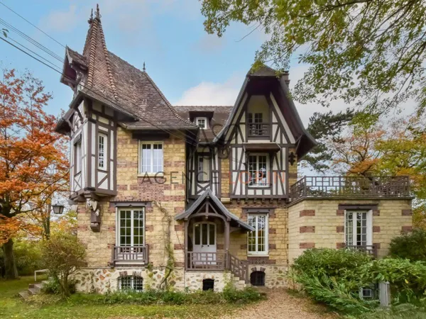 Maison 9 pièces 214 m² 