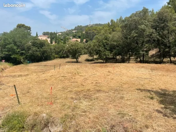 Terrain 930 m² Taradeau 