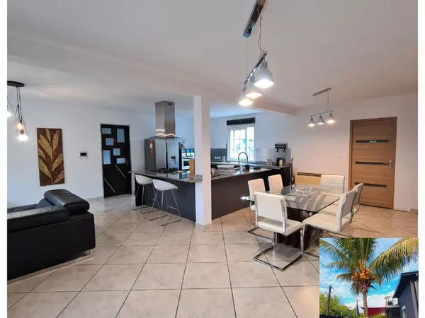 VILLA F4 moderne, équipée, climatisée et meublée 