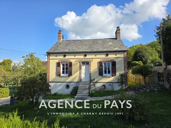 CHARMANTE MAISON DE VILLAGE 