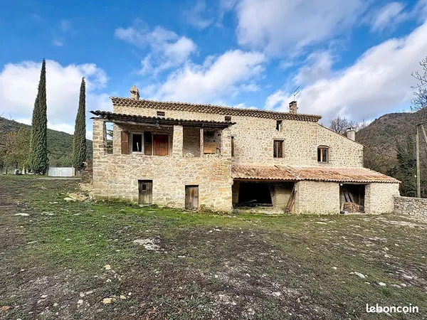 Maison 5 pièces 235 m² 