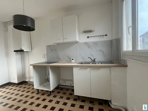 A louer F3 de 52m², proximité Luciline à Rouen AVEC PARKING 