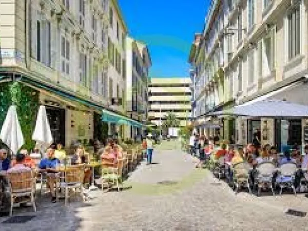 Restaurant 1 pièce 100 m² 