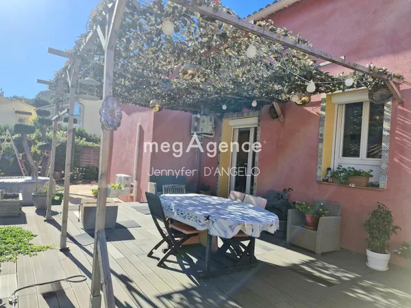 Maison Ollioules, 120m², T4, entièrement rénovée 