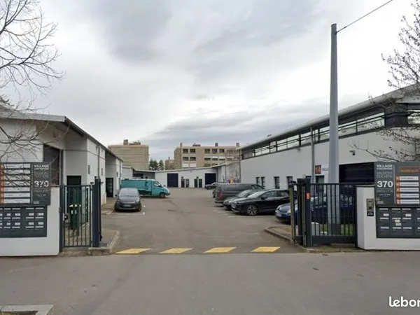 Local commercial 141 m² 