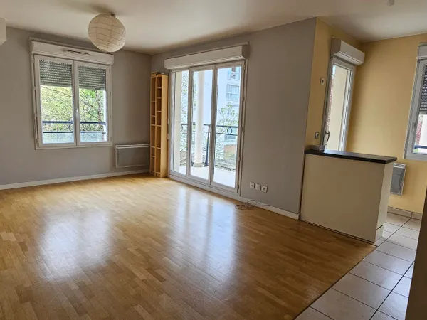 APPARTEMENT DE STANDING EN TRÈS BON ÉTAT LUMINEUX ET AGRÉABLE A VIVRE 
