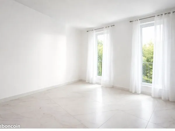 Appartement 60 m2 divisé en 2 appartements à Pantin 
