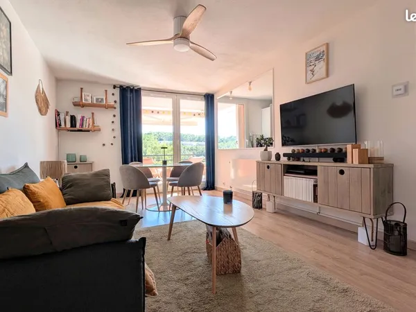 Appartement T3 avec terrasse et garage au coeur de Sophia-Antipolis 