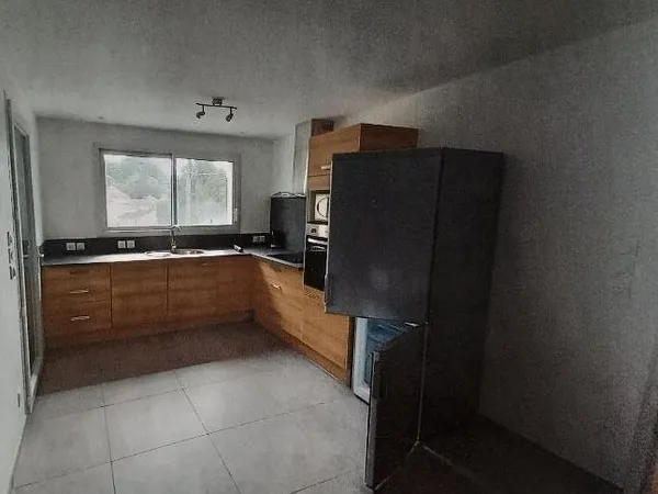 Loue T2 neuf meublé climatisé hyper centre MEXIMIEUX 48 m² + terrasse 10 m² + garage fermé 2 
