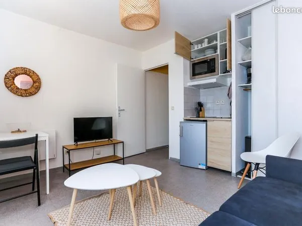 Studio 1 pièce 18 m² 