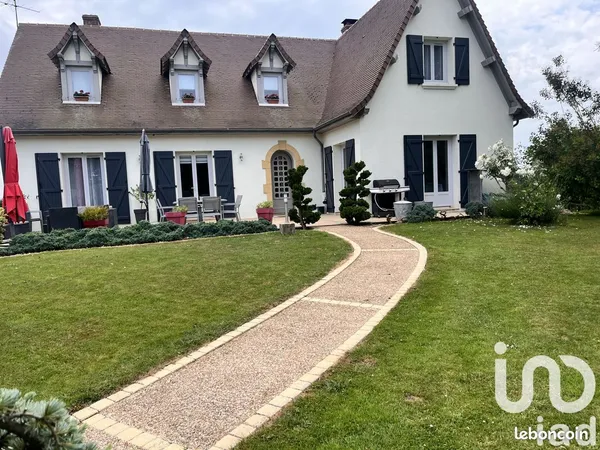 Propriété 10 pièces 270 m² 