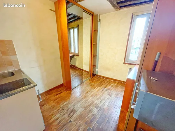Studio 1 pièce 16 m² 